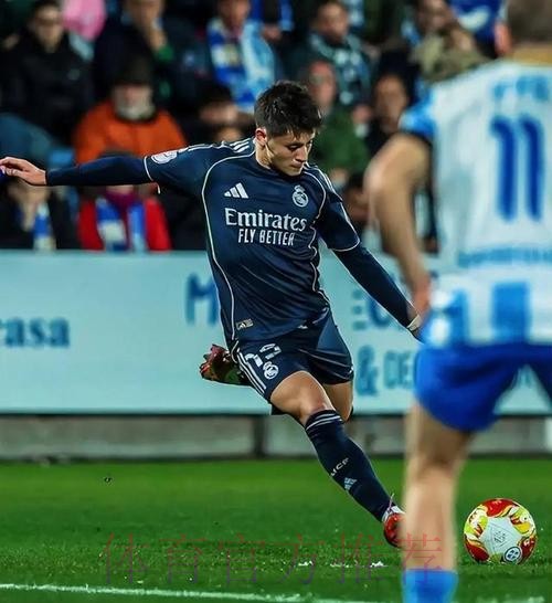 马卡:皇马正在关注尼科-帕斯 考虑今夏将其回购 马卡:皇马正在关注尼科-帕斯 考虑今夏将其回购